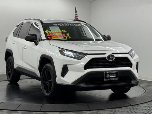 2020 Toyota RAV4 LE