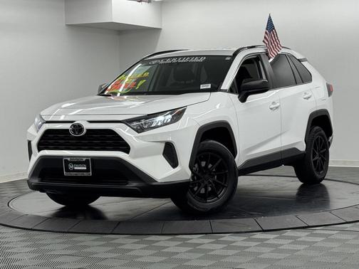 2020 Toyota RAV4 LE