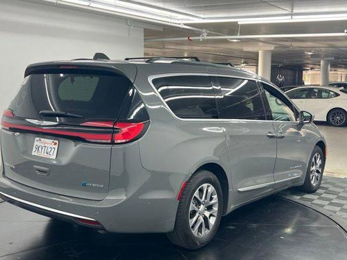 2022 Chrysler Pacifica L