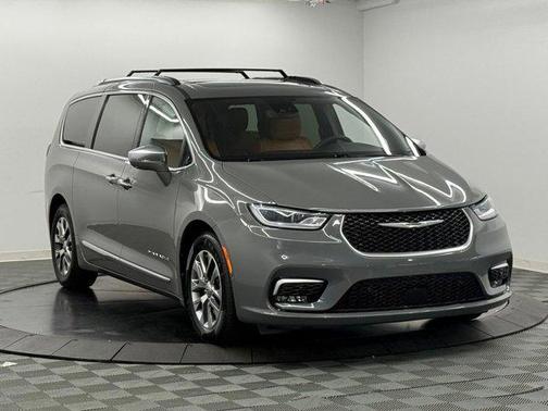 Ceramic Gray Clearcoat 2022 Chrysler Pacifica L