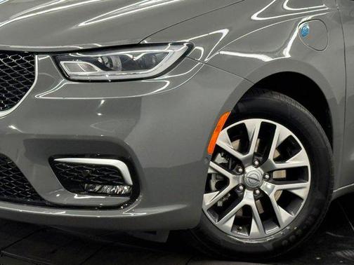 Ceramic Gray Clearcoat 2022 Chrysler Pacifica L