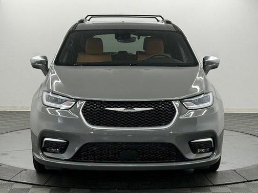 Ceramic Gray Clearcoat 2022 Chrysler Pacifica L