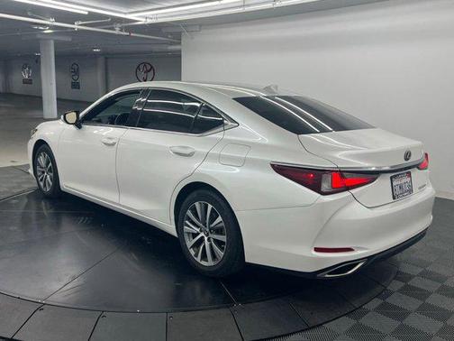 Eminent White Pearl 2021 Lexus ES 350 Base