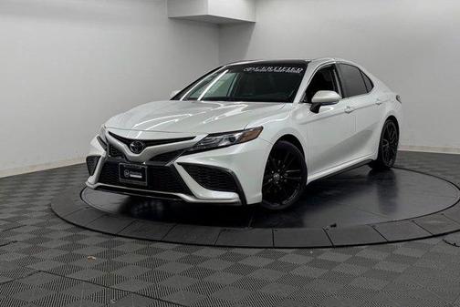 Wind Chill Pearl 2022 Toyota Camry XSE
