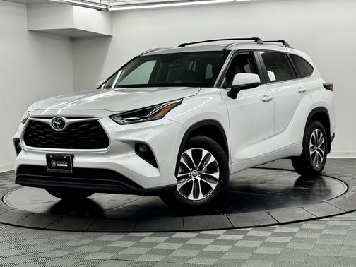 2026 Toyota Highlander XLE