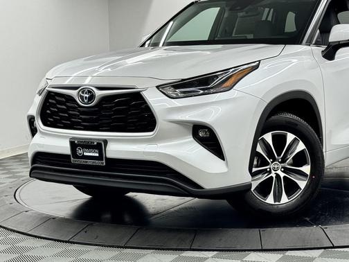 2026 Toyota Highlander XLE