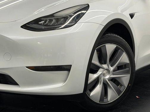 Pearl White Multi-Coat 2023 Tesla Model Y Long Range Dual Motor All-Wheel Drive