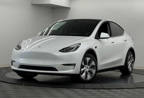 Pearl White Multi-Coat 2023 Tesla Model Y Long Range Dual Motor All-Wheel Drive