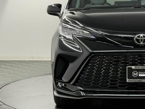 2026 Toyota Sienna XSE 7 Passenger