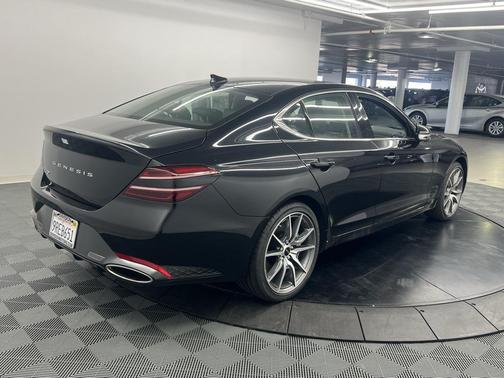 2025 Genesis G70 2.5T RWD