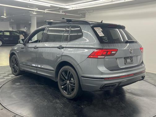 2022 Volkswagen Tiguan 2.0T SE R-Line Black