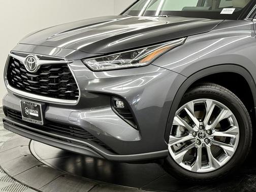 2025 Toyota Highlander Hybrid Limited