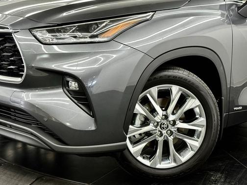 2025 Toyota Highlander Hybrid Limited