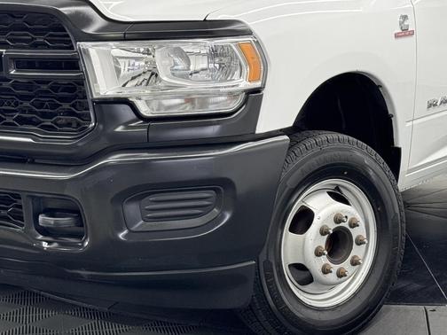 2022 RAM 3500 Tradesman Regular Cab 4x4 8' Box