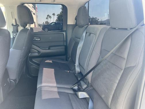 2022 Nissan Frontier S