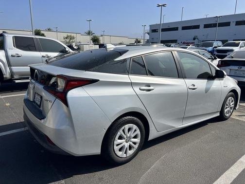 2021 Toyota Prius LE
