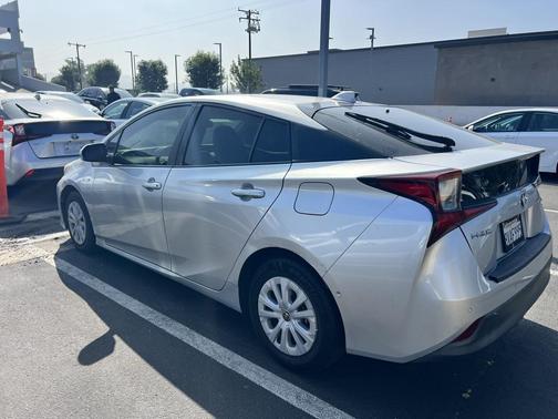 2021 Toyota Prius LE