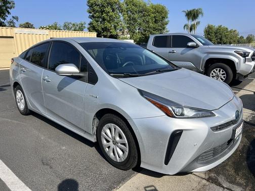 2021 Toyota Prius LE