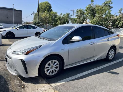 2021 Toyota Prius LE