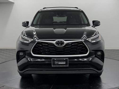 2025 Toyota Highlander XLE