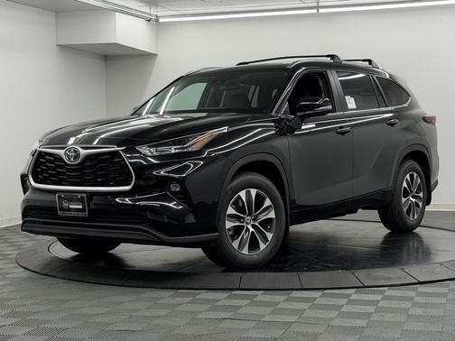 2025 Toyota Highlander XLE