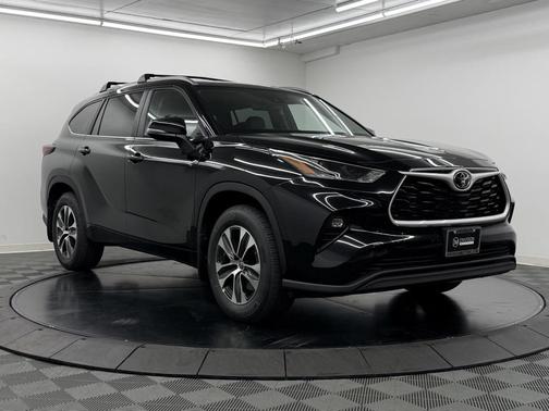 2025 Toyota Highlander XLE