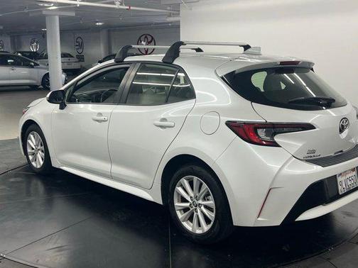 Wind Chill Pearl/Midnight Black Metallic 2023 Toyota Corolla Hatchback SE