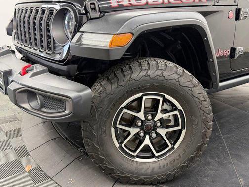 Black Clearcoat 2024 Jeep Wrangler Rubicon