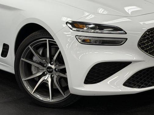 2025 Genesis G70 2.5T RWD