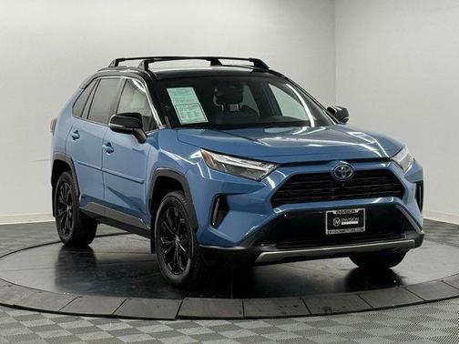 2022 Toyota RAV4 Hybrid SE
