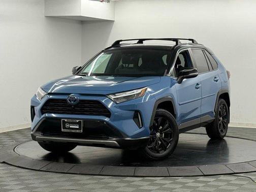 2022 Toyota RAV4 Hybrid SE