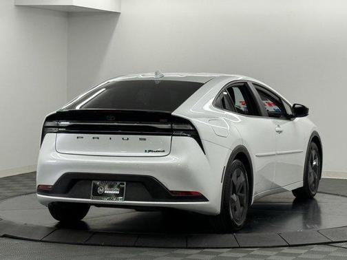 2024 Toyota Prius Prime SE