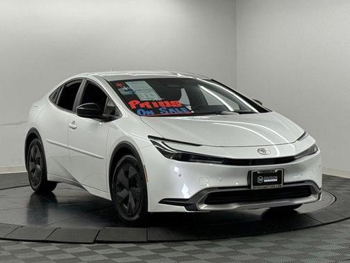 2024 Toyota Prius Prime SE