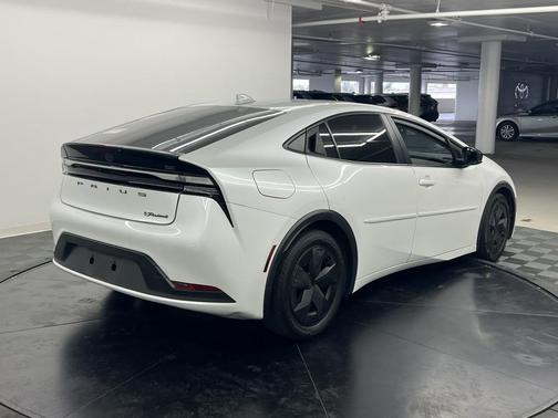 2024 Toyota Prius Prime SE