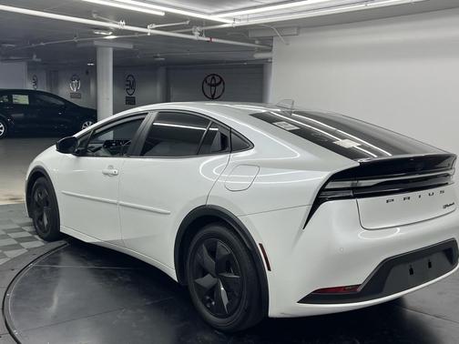 2024 Toyota Prius Prime SE