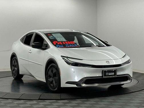2024 Toyota Prius Prime SE
