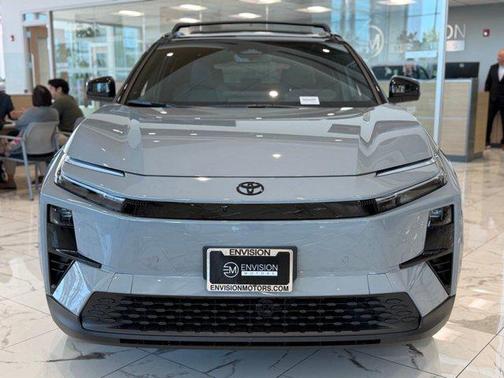 Cement w/Midnight Black Metallic Roof 2026 Toyota C-HR XSE