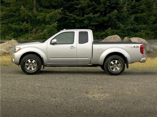 Brilliant Silver 2016 Nissan Frontier SV