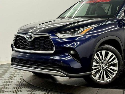 2026 Toyota Highlander Hybrid Platinum