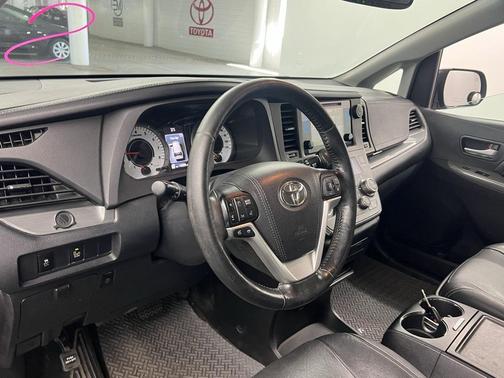 2015 Toyota Sienna SE