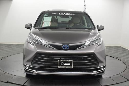 2022 Toyota Sienna XLE 7 Passenger