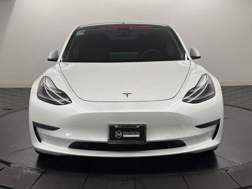 Pearl White Multi-Coat 2022 Tesla Model 3 Long Range