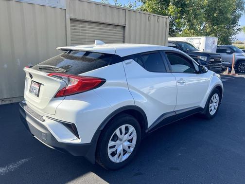 2021 Toyota C-HR LE