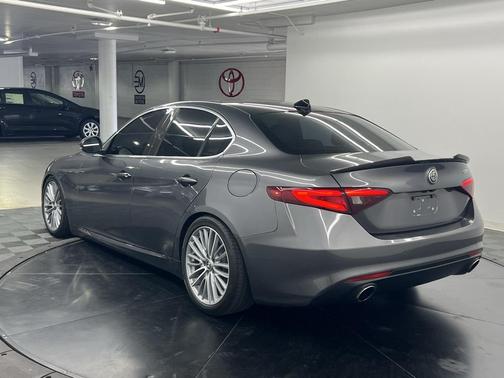 2017 Alfa Romeo Giulia Ti
