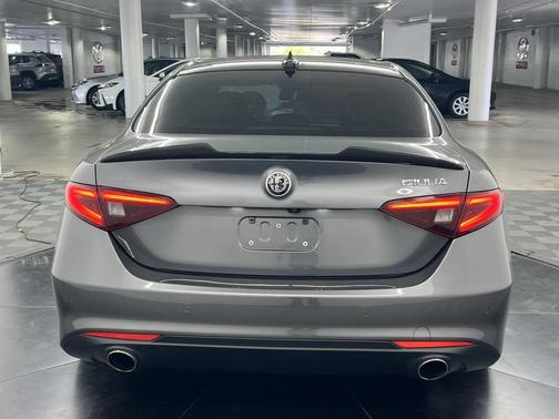 2017 Alfa Romeo Giulia Ti