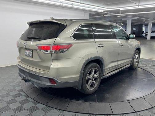 Creme Brulee Mica 2014 Toyota Highlander Limited