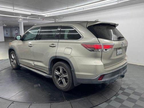 Creme Brulee Mica 2014 Toyota Highlander Limited