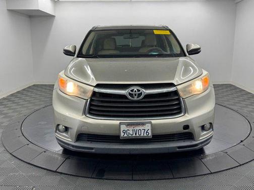 Creme Brulee Mica 2014 Toyota Highlander Limited