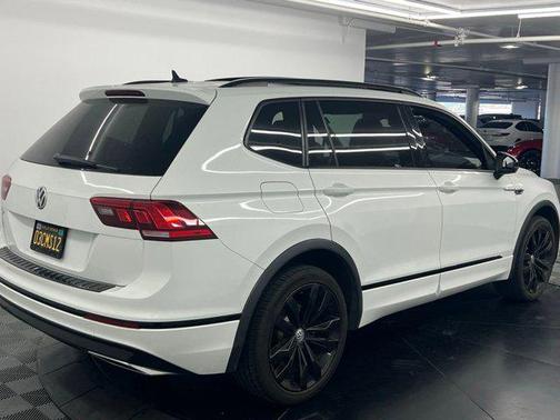 2021 Volkswagen Tiguan 2.0T SE R-Line Black