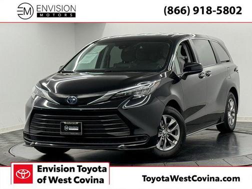 2024 Toyota Sienna LE